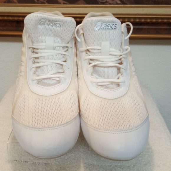 asics ultimate cheer shoe